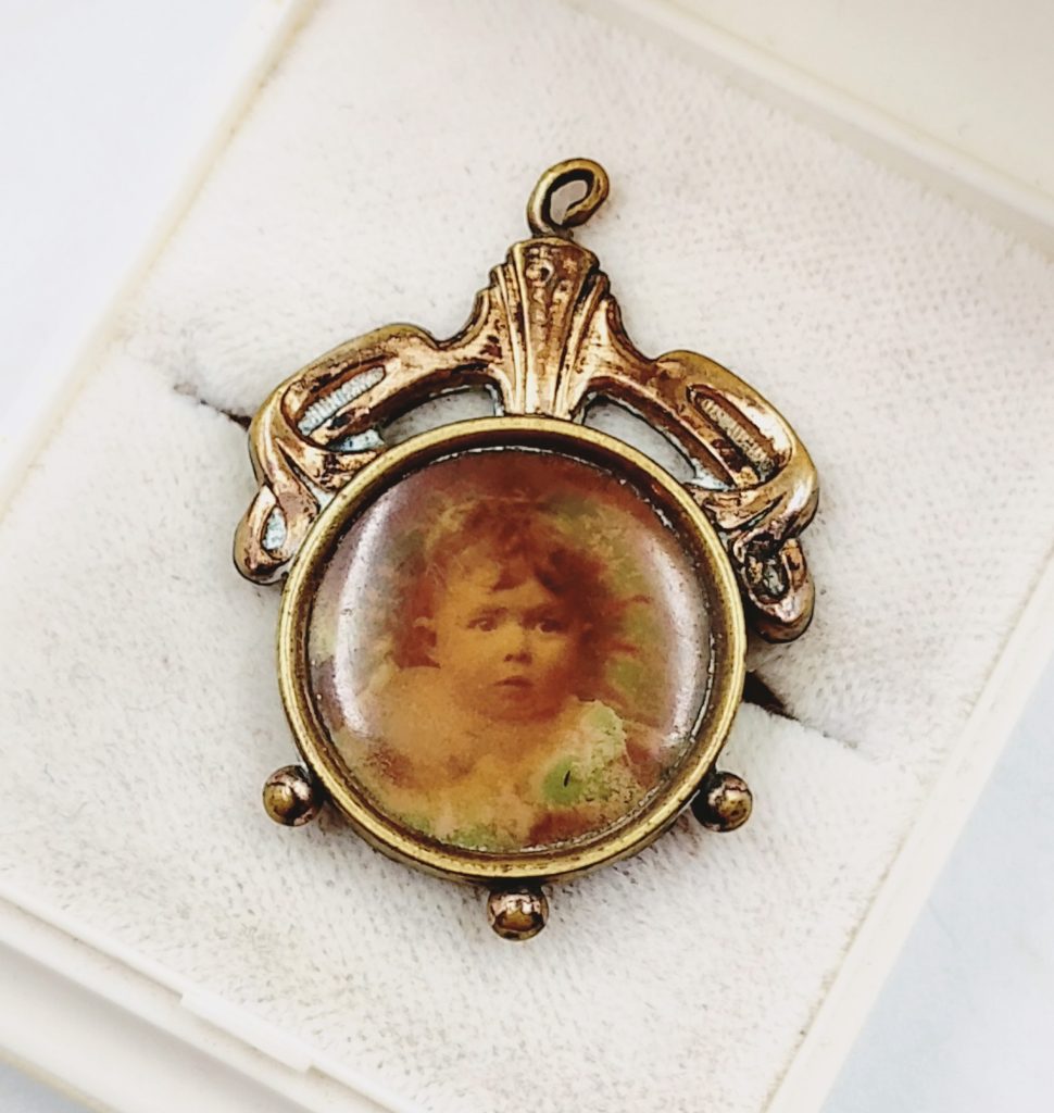 Zawieszka złocona Schaumgold biedermeier zdjęcie antyk przedwojenny