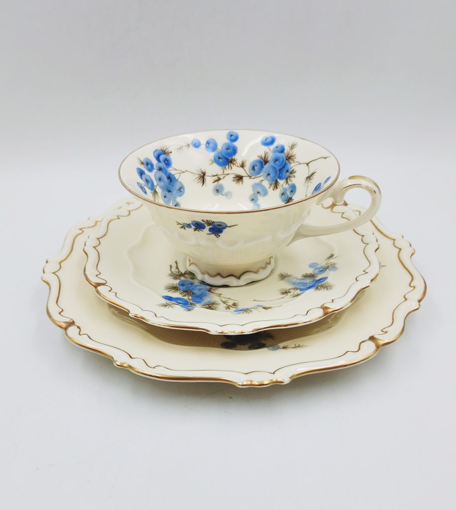 Filiżanka z porcelany Sorau obecnie Żary